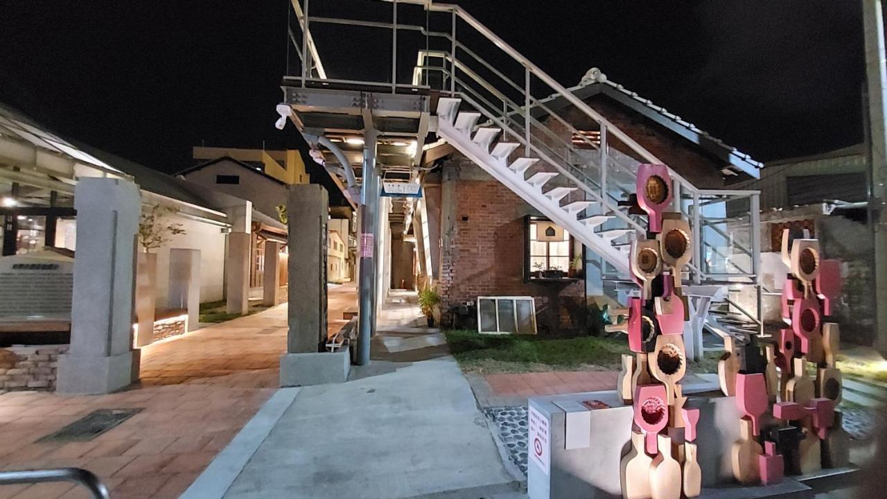 Youngnn Hostel Луган Экстерьер фото